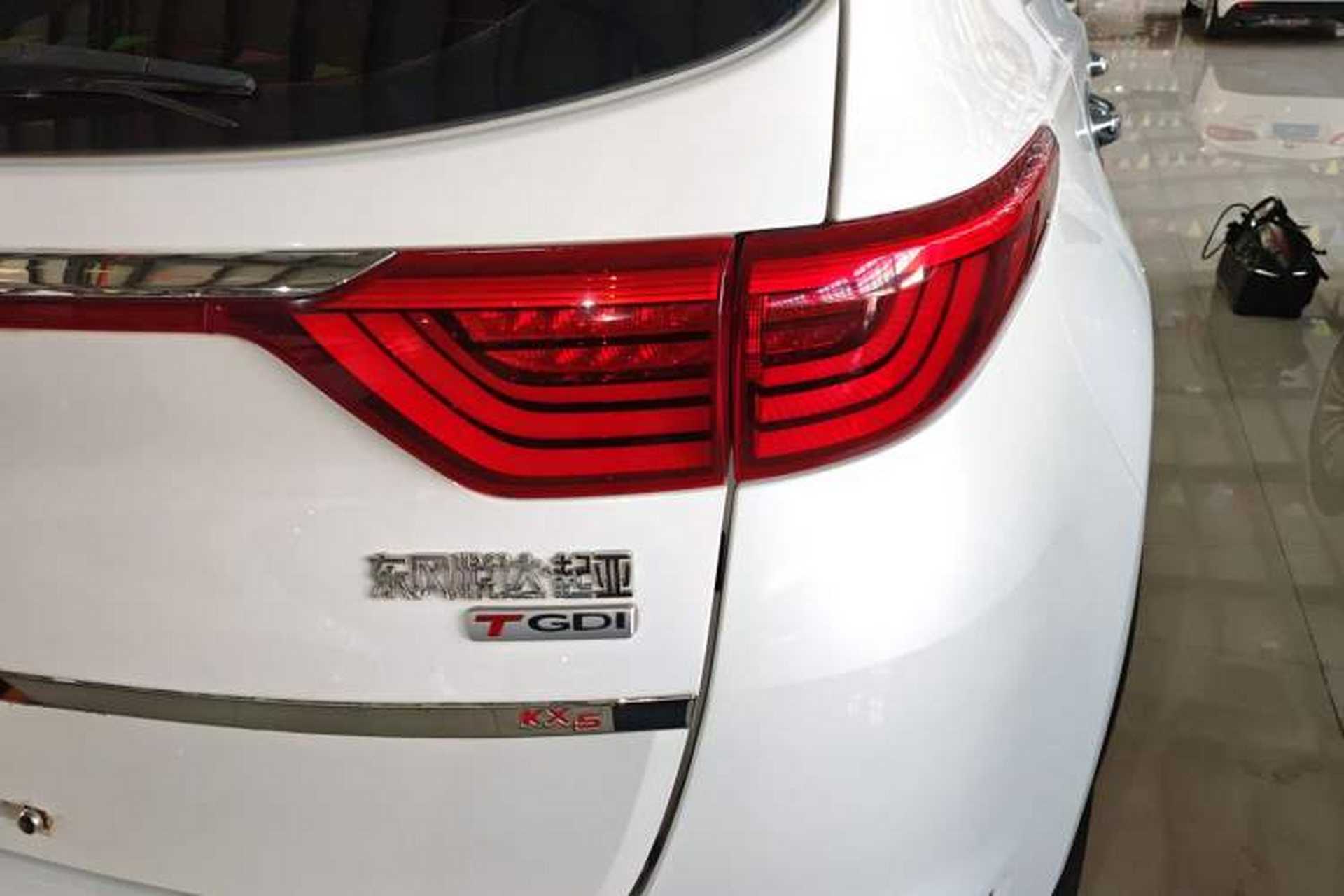 Used Kia KX5 2016 1.6T Automatic Two-Wheel Drive DLX Exterior 3