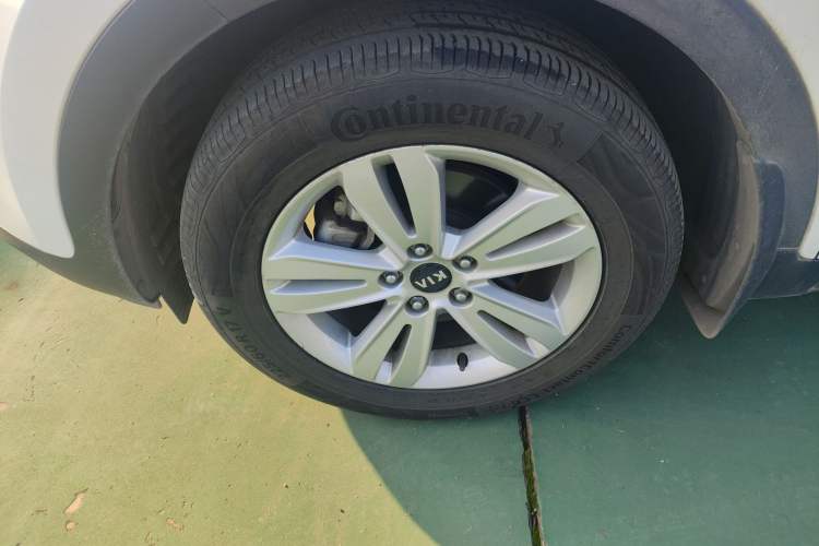 Used Kia KX5 2016 1.6T Automatic Two-Wheel Drive DLX Exterior 4