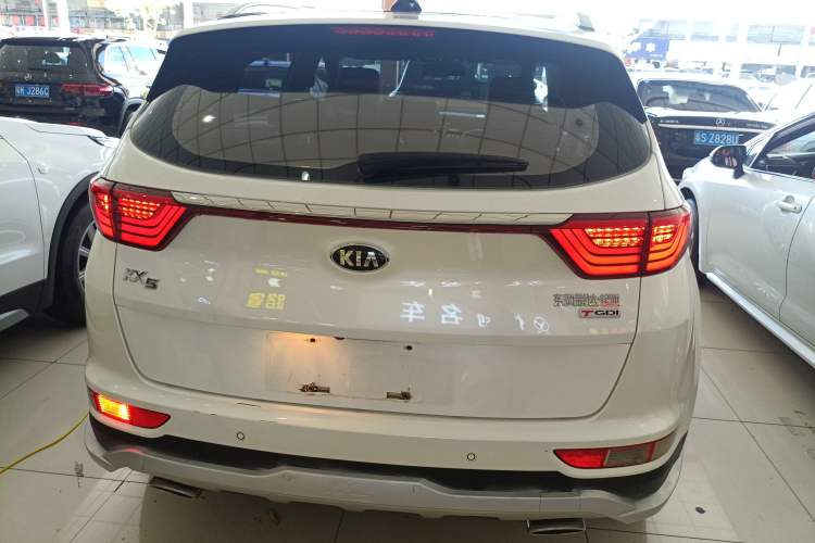 Used Kia KX5 2016 1.6T Automatic Two-Wheel Drive DLX Exterior 4