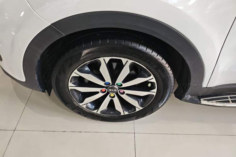 Used Kia KX5 2016 1.6T Automatic Two-Wheel Drive DLX Exterior 4
