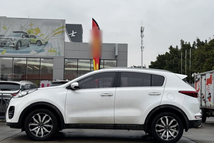 Used Kia KX5 2016 1.6T Automatic Two-Wheel Drive DLX Exterior 4