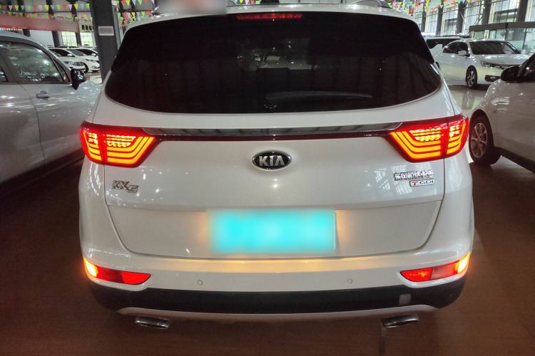 Used Kia KX5 2016 1.6T Automatic Two-Wheel Drive DLX Exterior 4