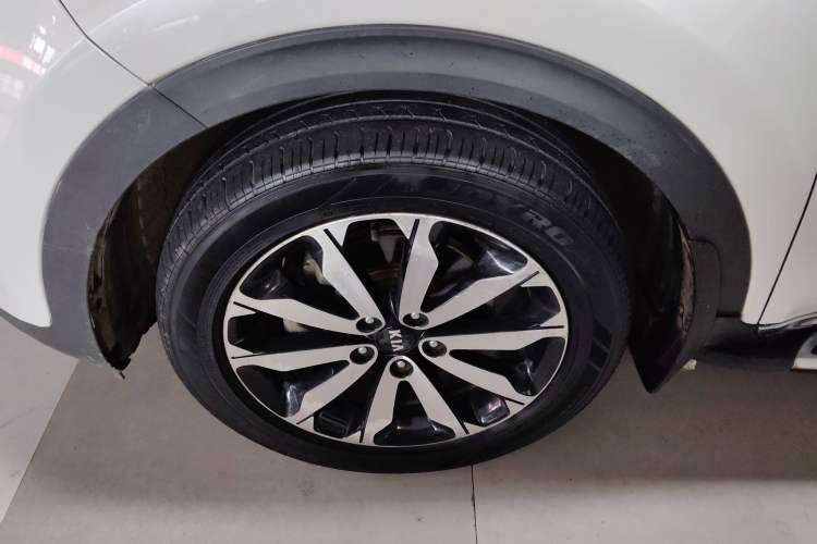 Used Kia KX5 2016 1.6T Automatic Two-Wheel Drive DLX Exterior 4