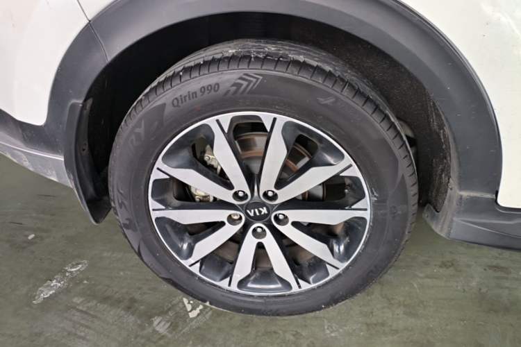 Used Kia KX5 2016 1.6T Automatic Two-Wheel Drive Premium Exterior 5