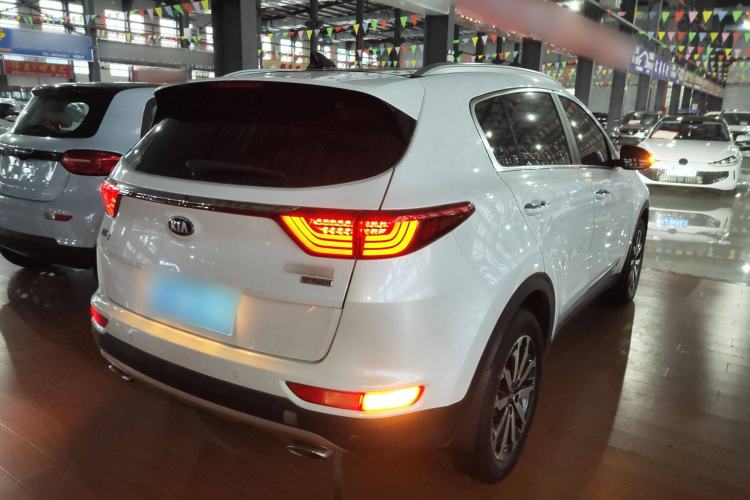 Used Kia KX5 2016 1.6T Automatic Two-Wheel Drive DLX Exterior 5