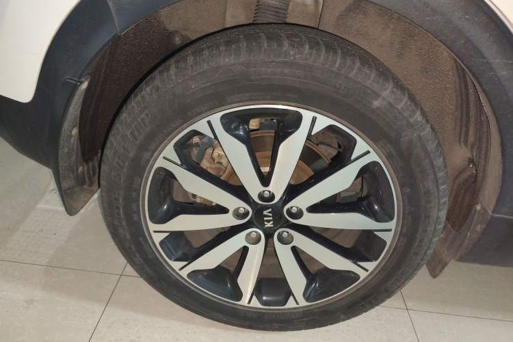 Used Kia KX5 2016 1.6T Automatic Two-Wheel Drive Premium Exterior 5