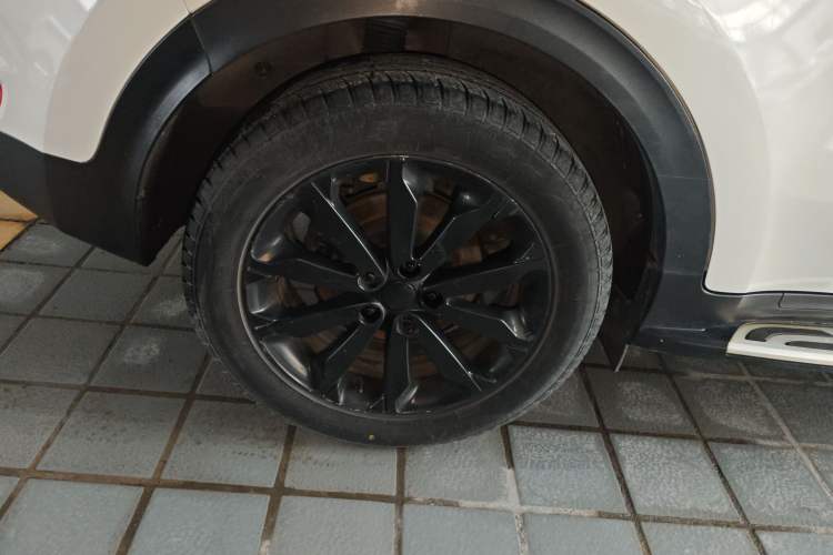 Used Kia KX5 2016 1.6T Automatic Two-Wheel Drive DLX Exterior 5
