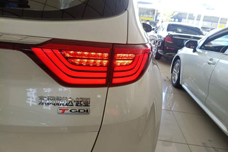 Used Kia KX5 2016 1.6T Automatic Two-Wheel Drive DLX Exterior 6