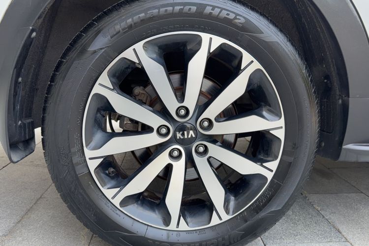 Used Kia KX5 2016 1.6T Automatic Two-Wheel Drive DLX Exterior 6
