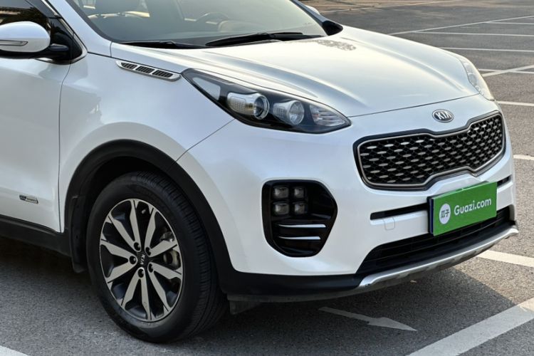 Used Kia KX5 2016 1.6T Automatic Two-Wheel Drive DLX Exterior 6