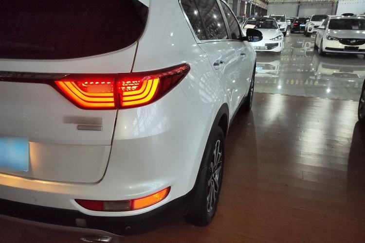Used Kia KX5 2016 1.6T Automatic Two-Wheel Drive DLX Exterior 6