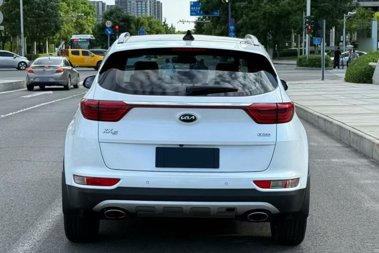 Used Kia KX5 2016 1.6T Automatic Two-Wheel Drive DLX Exterior 6