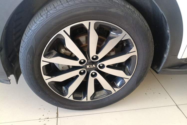 Used Kia KX5 2016 1.6T Automatic Two-Wheel Drive DLX Exterior 7