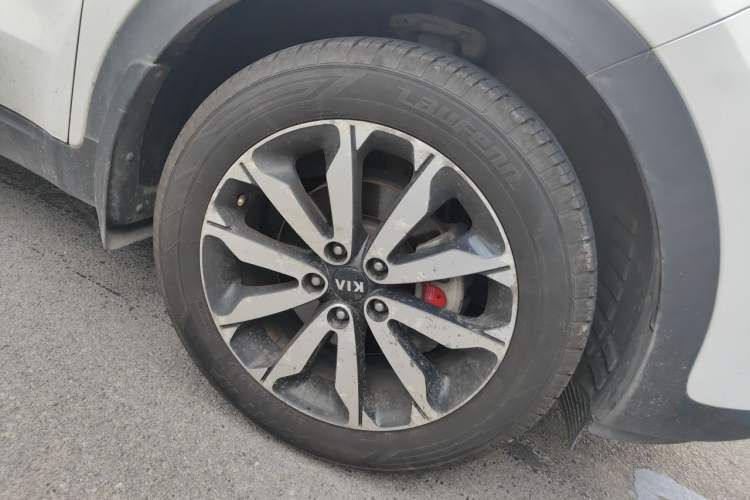 Used Kia KX5 2016 1.6T Automatic Two-Wheel Drive DLX Exterior 7