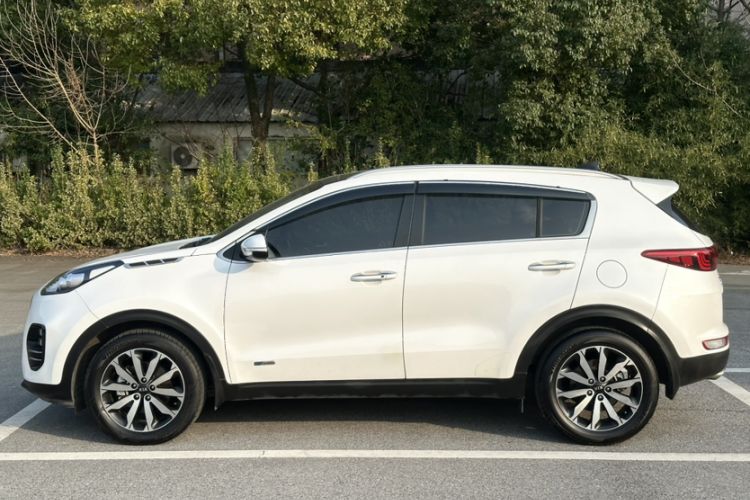 Used Kia KX5 2016 1.6T Automatic Two-Wheel Drive DLX Exterior 8