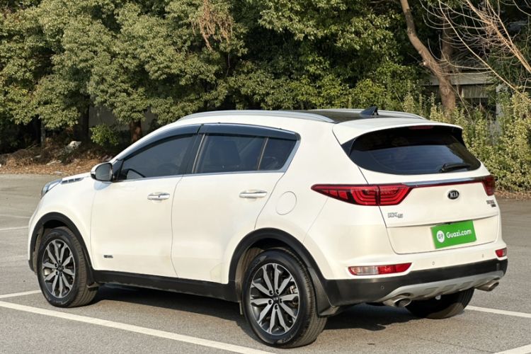 Used Kia KX5 2016 1.6T Automatic Two-Wheel Drive DLX Exterior 9