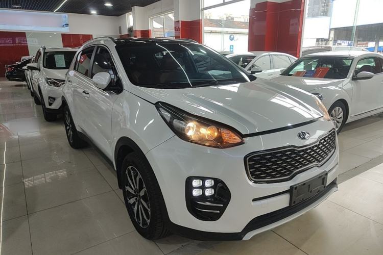 Used Kia KX5 2016 1.6T Automatic Two-Wheel Drive DLX Front Right 45 Deg