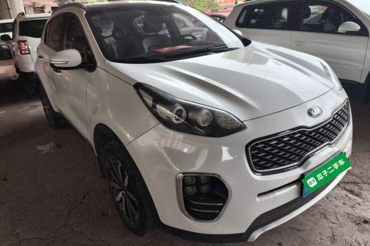 Used Kia KX5 2016 1.6T Automatic Two-Wheel Drive DLX Front Right 45 Deg