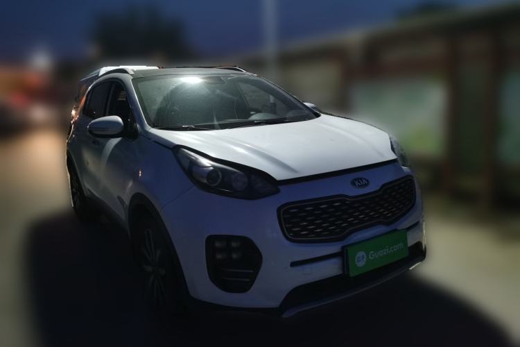 Used Kia KX5 2016 1.6T Automatic Two-Wheel Drive DLX Front Right 45 Deg