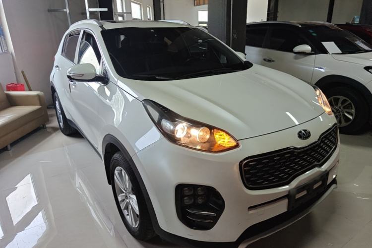 Used Kia KX5 2016 1.6T Automatic Two-Wheel Drive DLX Front Right 45 Deg