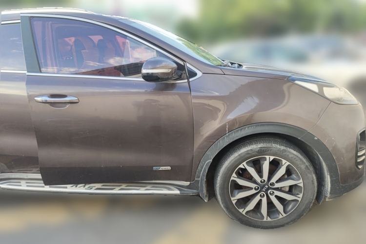 Used Kia KX5 2016 1.6T Automatic Two-Wheel Drive DLX Front Right 45 Deg