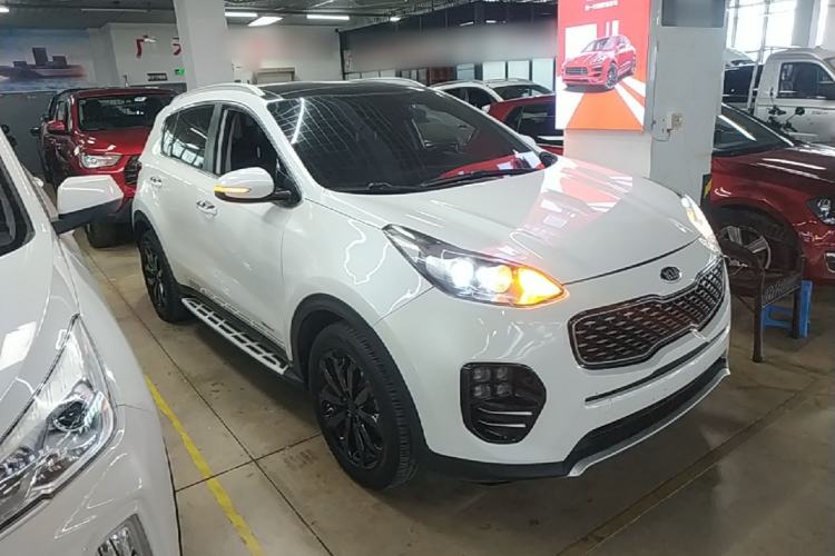 Used Kia KX5 2016 1.6T Automatic Two-Wheel Drive DLX Front Right 45 Deg