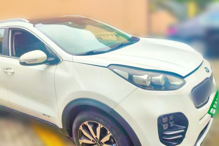 Used Kia KX5 2016 1.6T Automatic Two-Wheel Drive DLX Front Right 45 Deg