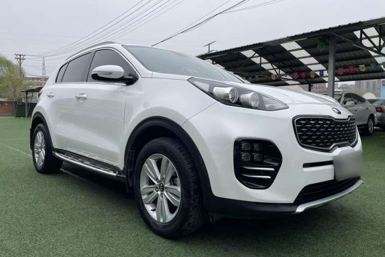 Used Kia KX5 2016 1.6T Automatic Two-Wheel Drive DLX Front Right 45 Deg