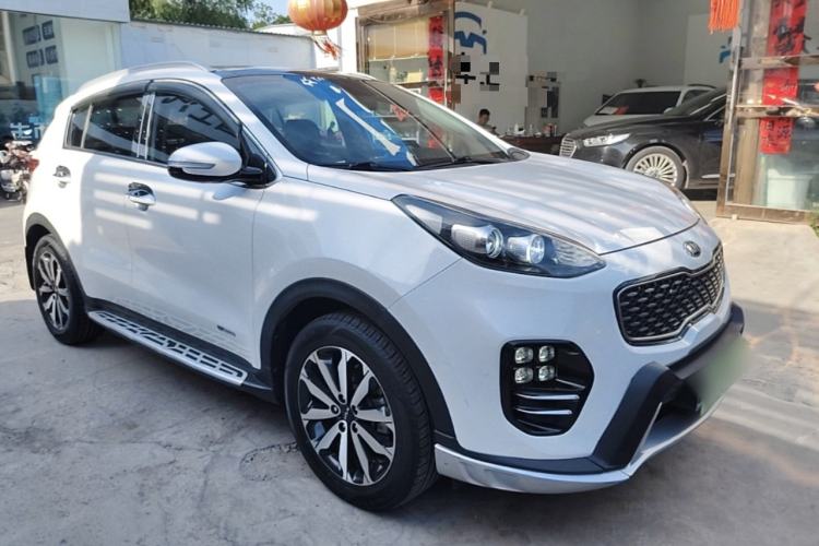 Used Kia KX5 2016 1.6T Automatic Two-Wheel Drive DLX Front Right 45 Deg