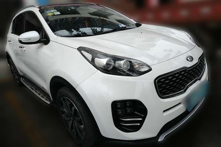 Used Kia KX5 2016 1.6T Automatic Two-Wheel Drive DLX Front Right 45 Deg