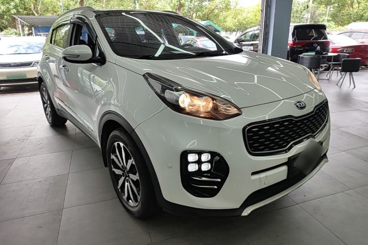 Used Kia KX5 2016 1.6T Automatic Two-Wheel Drive DLX Front Right 45 Deg