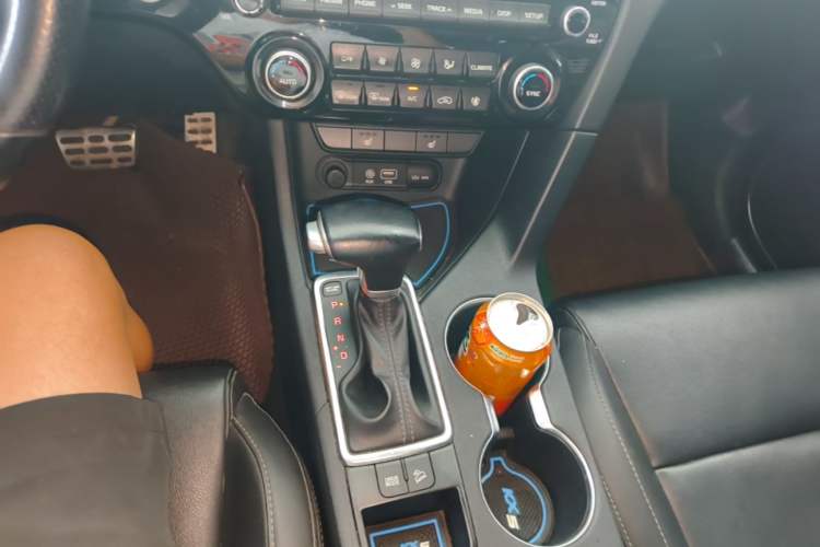 Used Kia KX5 2016 1.6T Automatic Two-Wheel Drive DLX Gear Lever