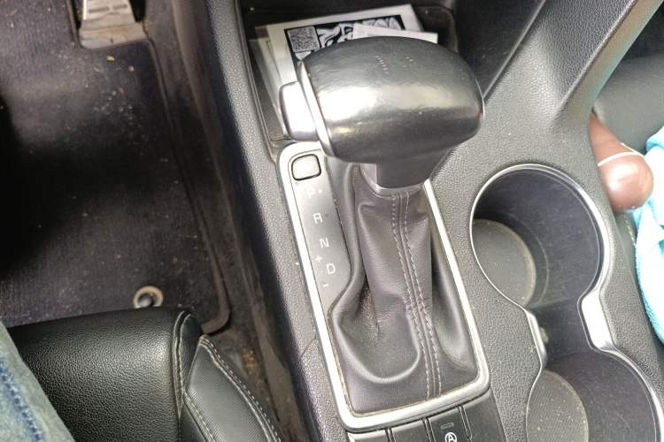 Used Kia KX5 2016 1.6T Automatic Two-Wheel Drive Premium Gear Lever
