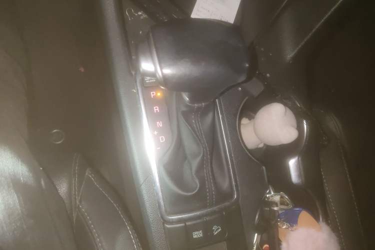 Used Kia KX5 2016 1.6T Automatic Two-Wheel Drive Premium Gear Lever