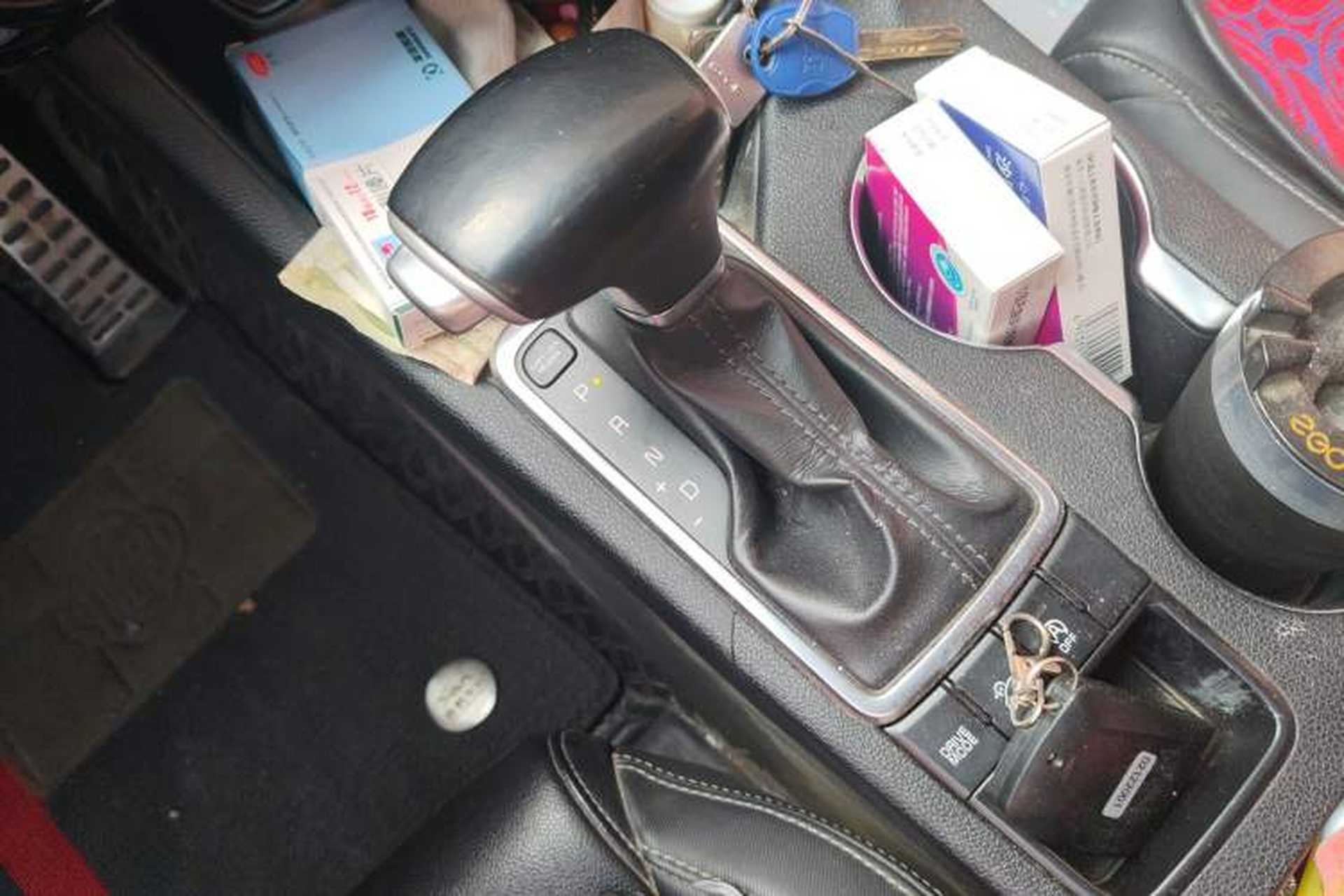 Used Kia KX5 2016 1.6T Automatic Two-Wheel Drive DLX Gear Lever