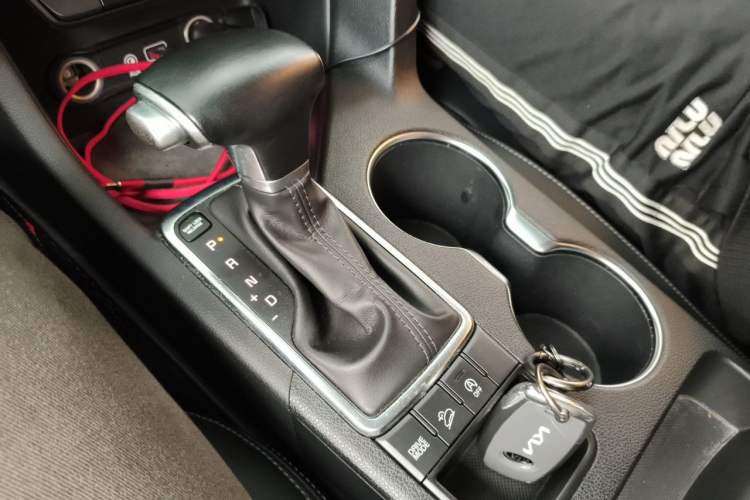 Used Kia KX5 2016 1.6T Automatic Two-Wheel Drive Premium Gear Lever