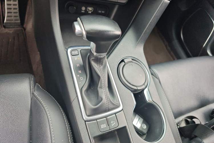 Used Kia KX5 2016 1.6T Automatic Two-Wheel Drive DLX Gear Lever