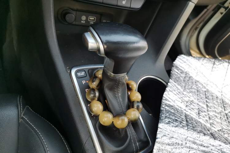 Used Kia KX5 2016 1.6T Automatic Two-Wheel Drive DLX Gear Lever