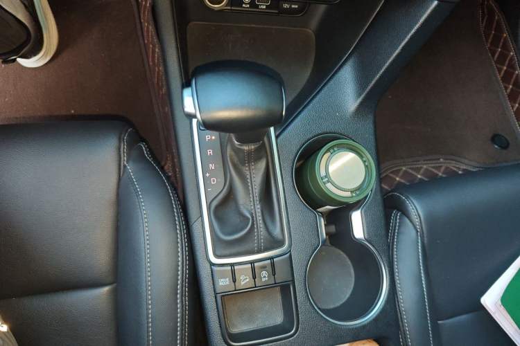 Used Kia KX5 2016 1.6T Automatic Two-Wheel Drive Premium Gear Lever