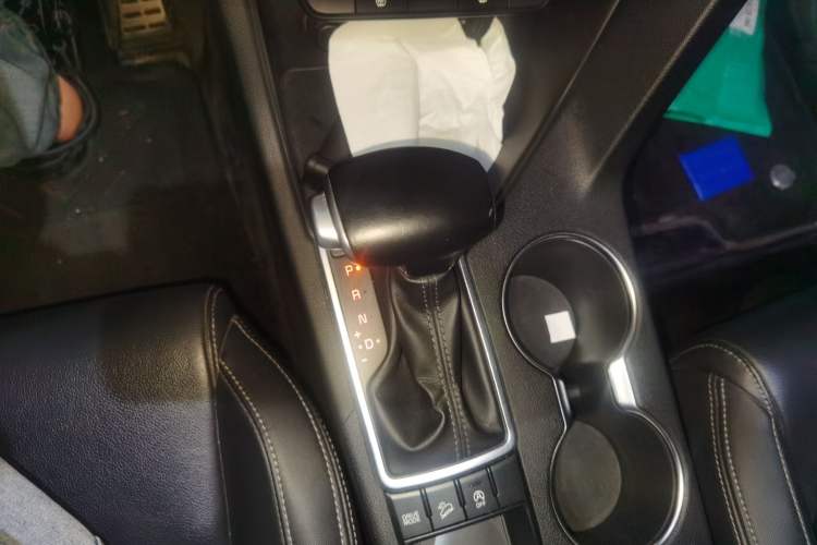 Used Kia KX5 2016 1.6T Automatic Two-Wheel Drive DLX Gear Lever