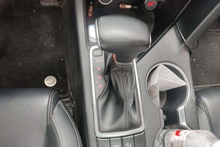 Used Kia KX5 2016 1.6T Automatic Two-Wheel Drive Premium Gear Lever