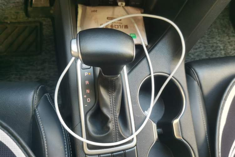 Used Kia KX5 2016 1.6T Automatic Two-Wheel Drive Premium Gear Lever