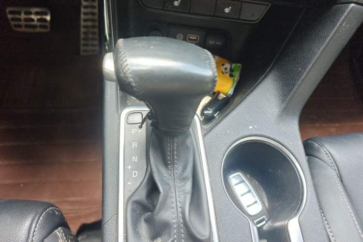 Used Kia KX5 2016 1.6T Automatic Two-Wheel Drive Premium Gear Lever