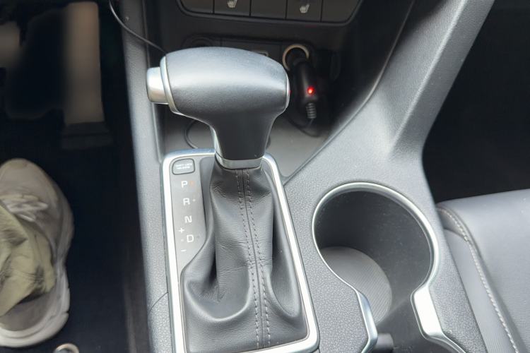 Used Kia KX5 2016 1.6T Automatic Two-Wheel Drive DLX Gear Lever