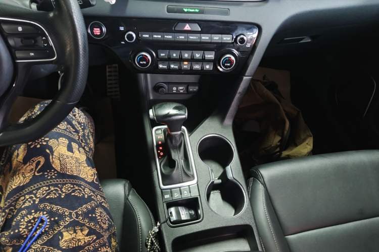 Used Kia KX5 2016 1.6T Automatic Two-Wheel Drive DLX Gear Lever