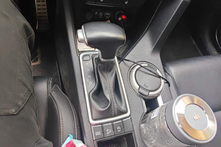 Used Kia KX5 2016 1.6T Automatic Two-Wheel Drive DLX Gear Lever