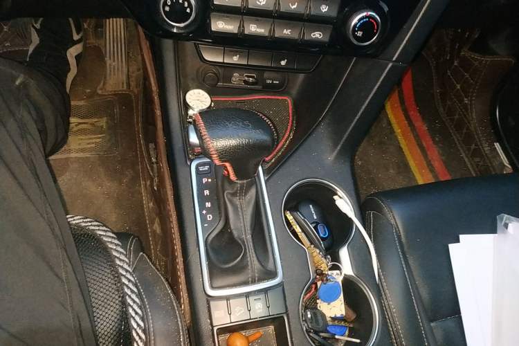Used Kia KX5 2016 2.0L Automatic 2WD GLS Gear Lever