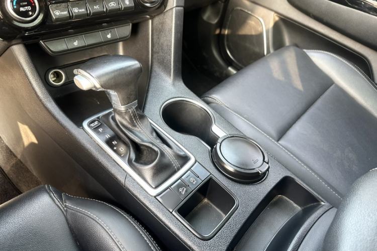 Used Kia KX5 2016 1.6T Automatic Two-Wheel Drive DLX Gear Lever