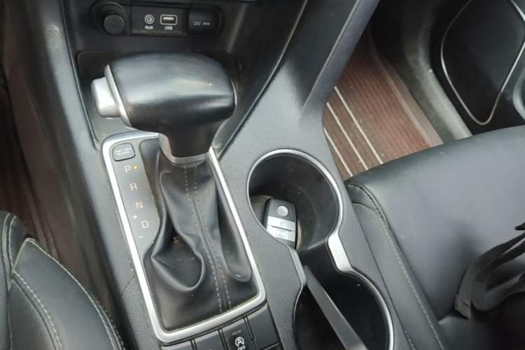 Used Kia KX5 2016 2.0L Automatic 2WD GLS Gear Lever