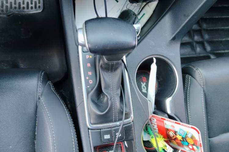 Used Kia KX5 2016 1.6T Automatic Two-Wheel Drive DLX Gear Lever